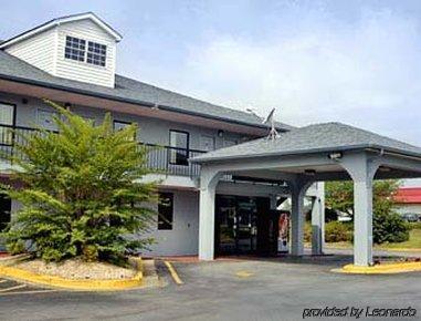 Super 8 Newnan Hotel Exterior photo